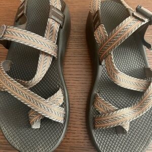 Chacos Men's Brown Sandals – Size 8